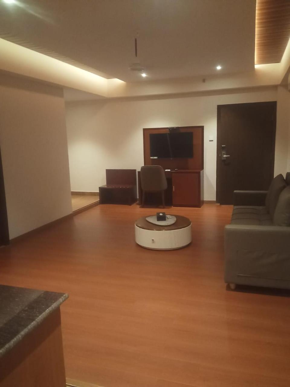 Park Avenue Hotel & Apartments Trichy Tiruchirappalli 외부 사진