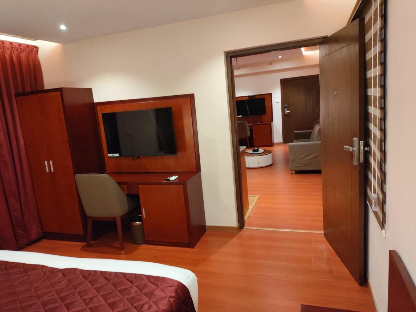 Park Avenue Hotel & Apartments Trichy Tiruchirappalli 외부 사진